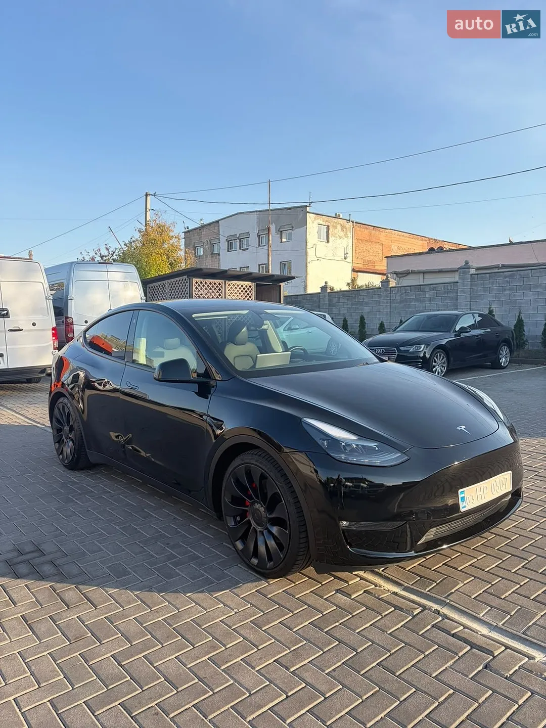 Tesla Model Y, 2024