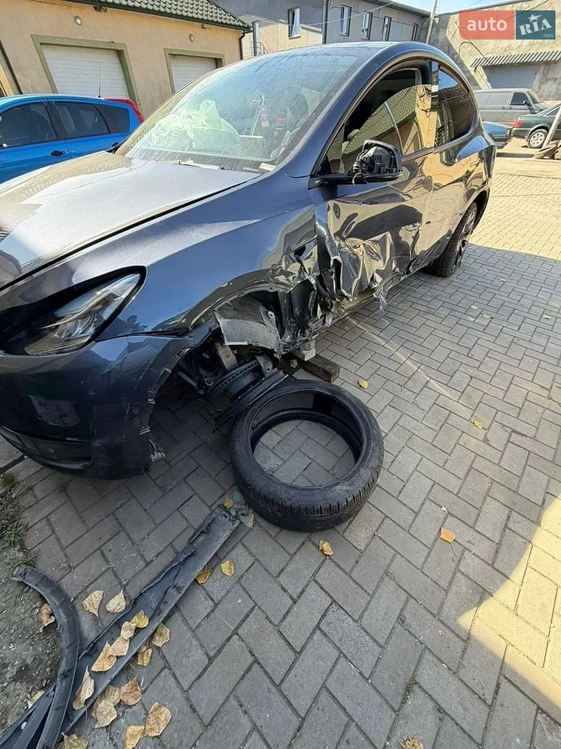 Tesla Model Y, 2022