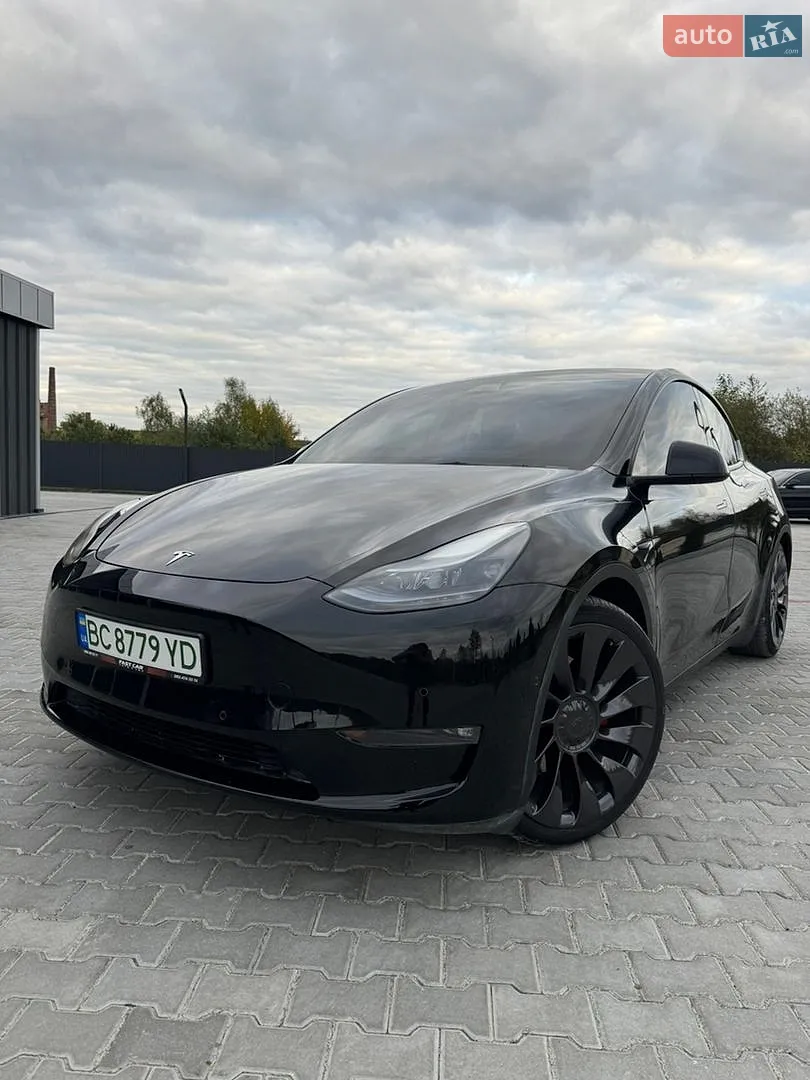 Tesla Model Y, 2022