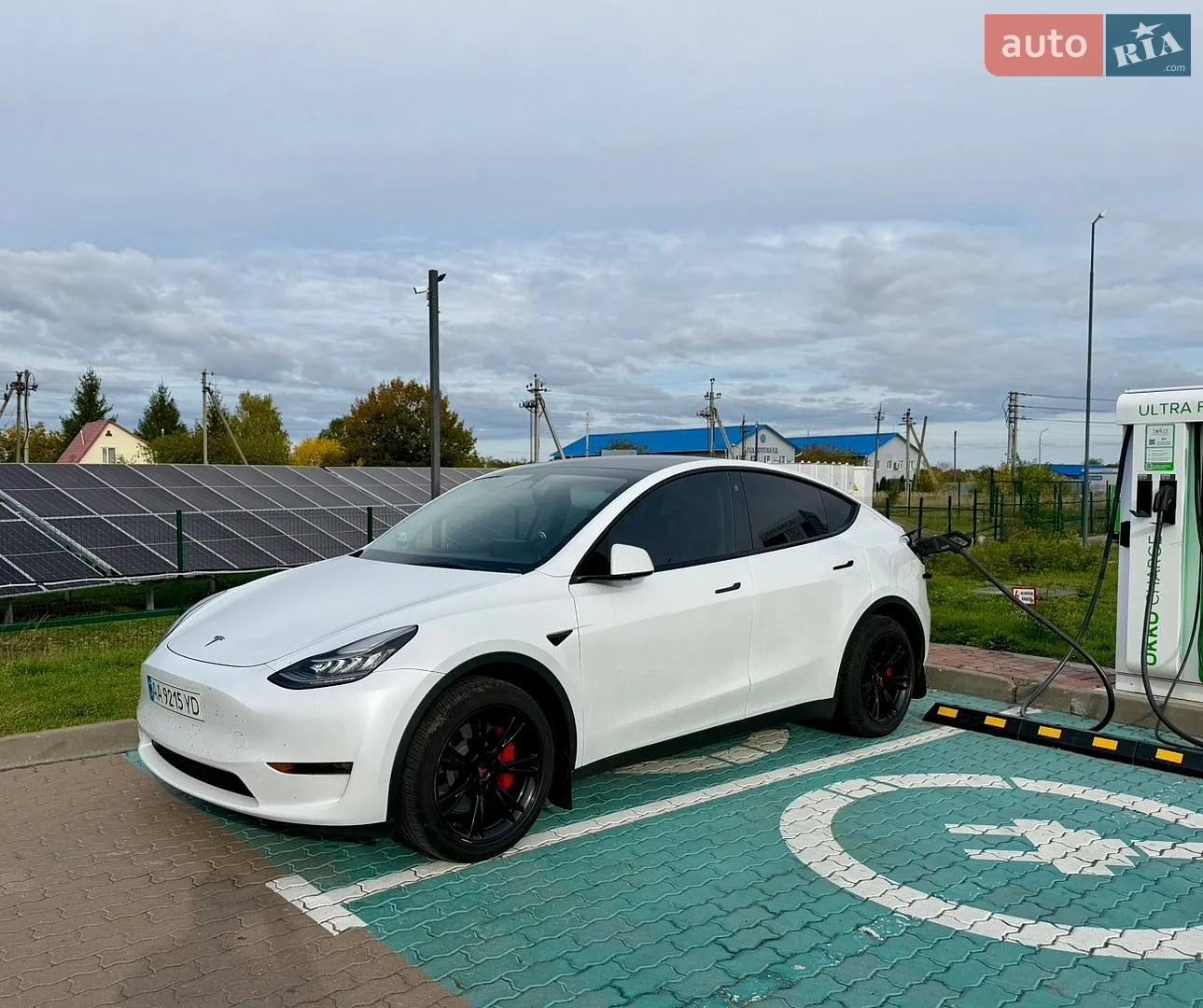 Tesla Model Y, 2023