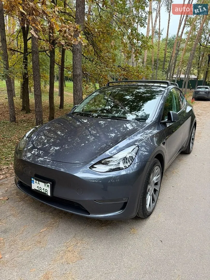 Tesla Model Y, 2023
