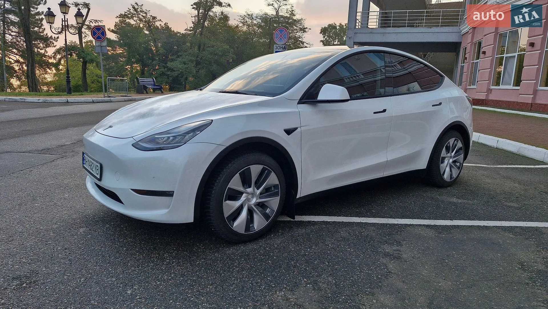 Tesla Model Y, 2021