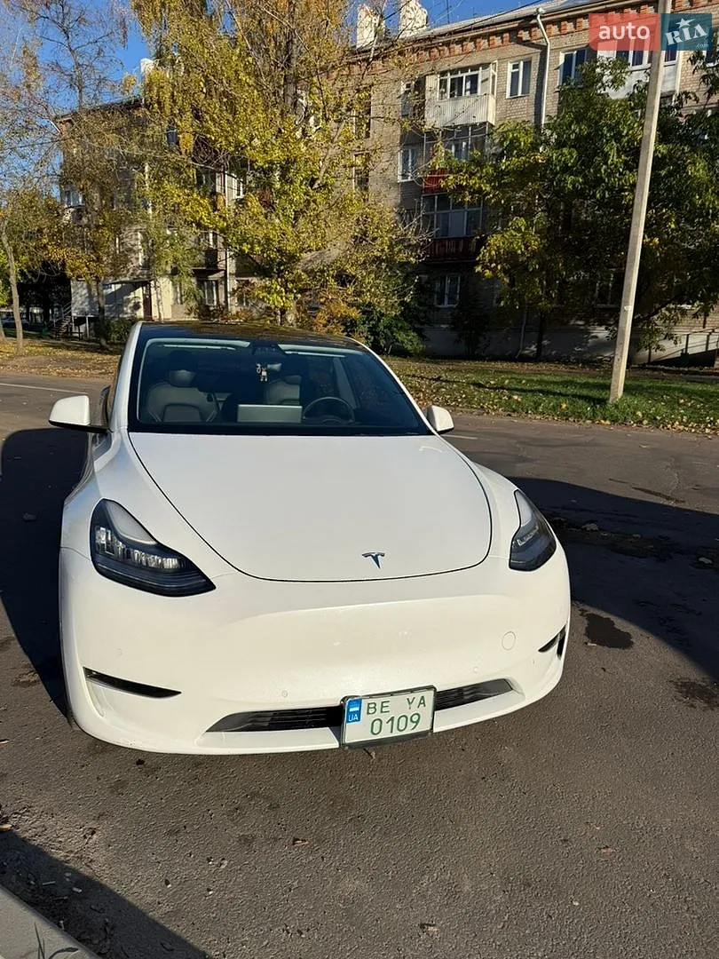 Tesla Model Y, 2021