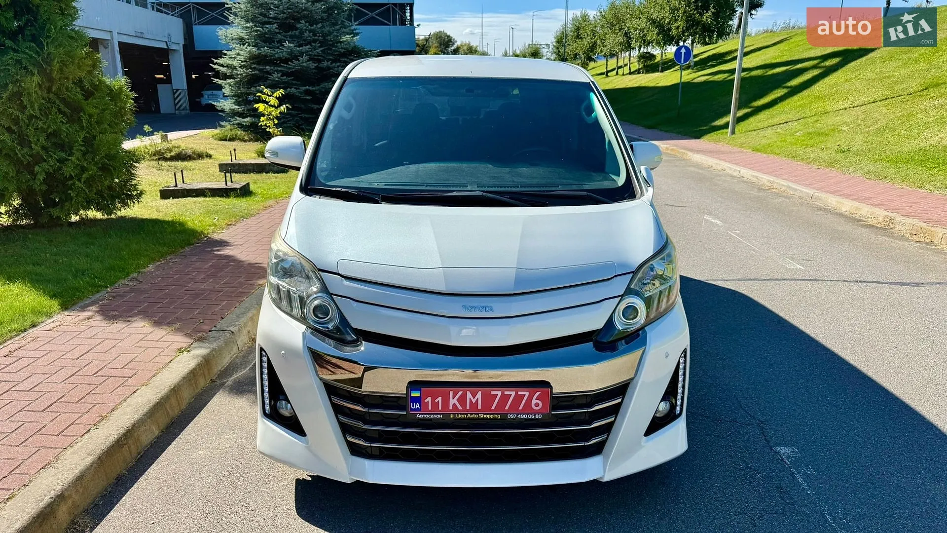 Toyota Alphard, 2013