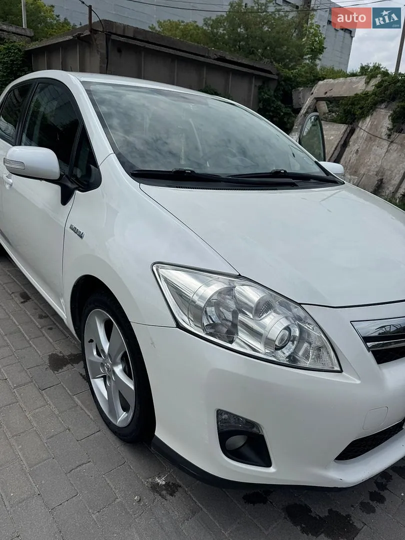 Toyota Auris, 2010