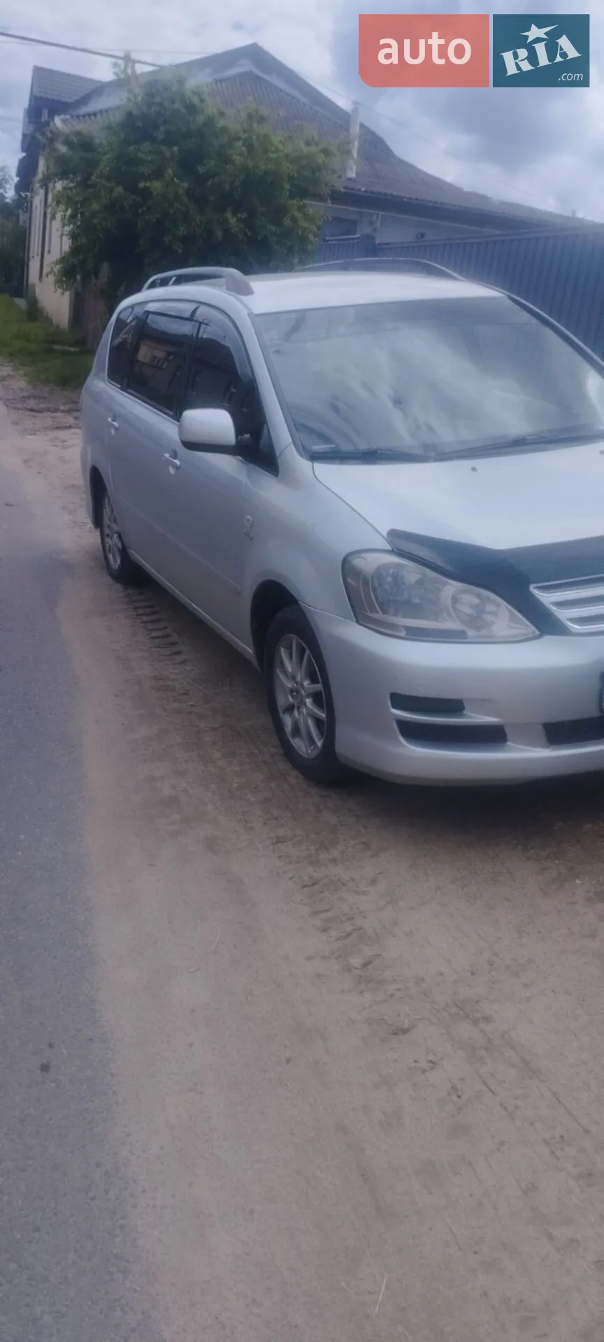 Toyota Avensis Verso, 2004