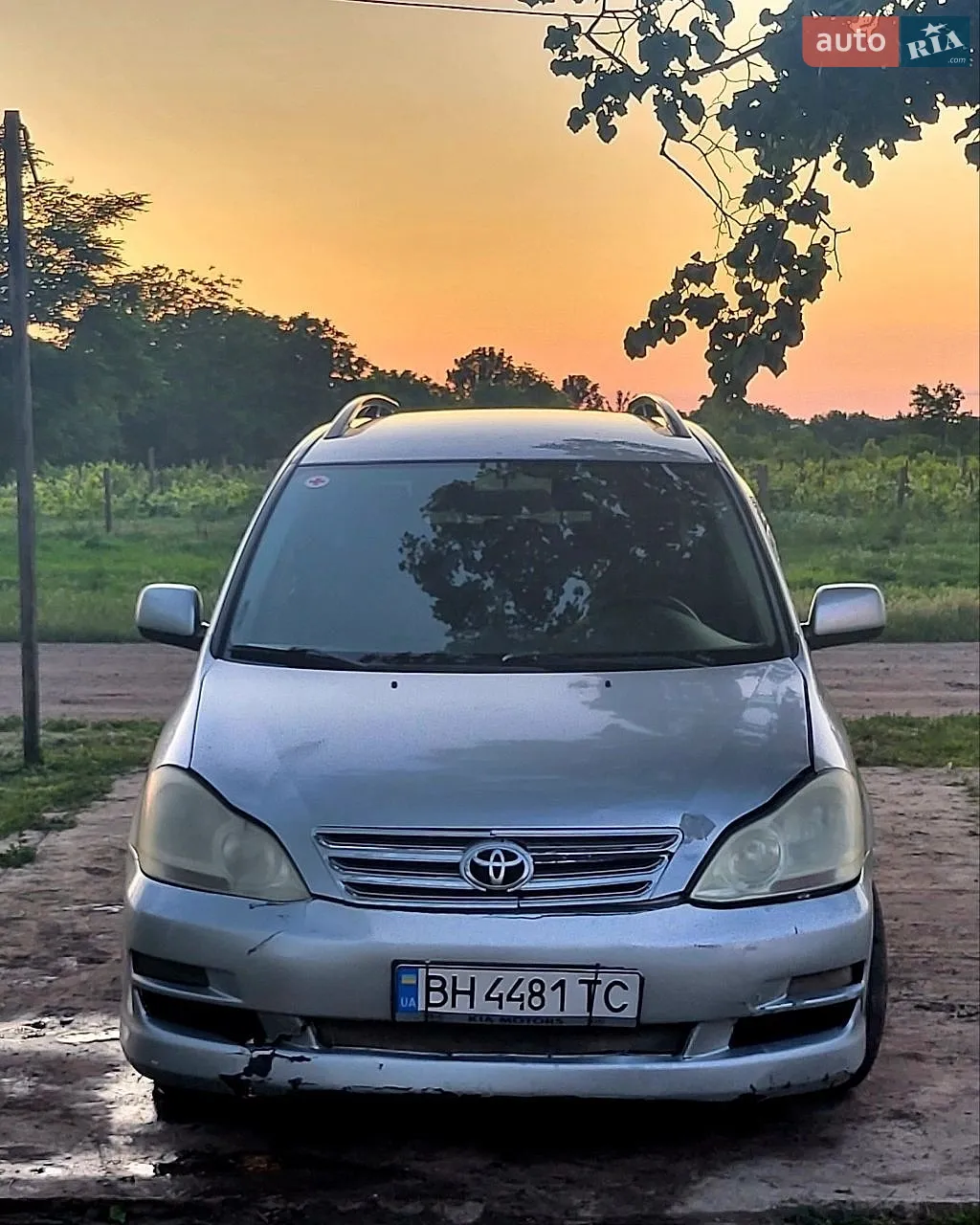 Toyota Avensis Verso, 2004