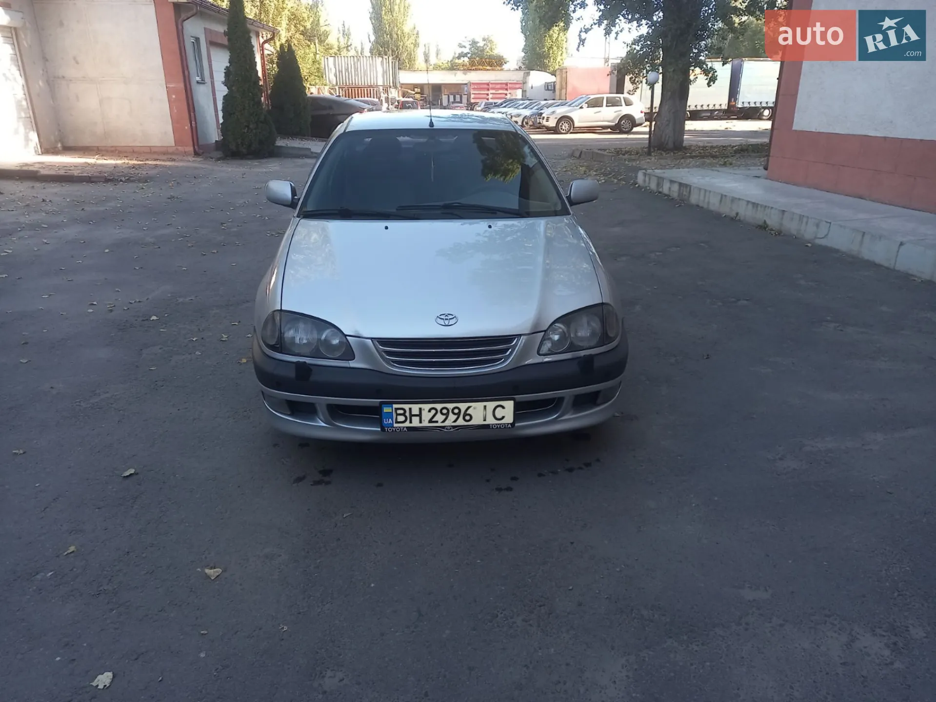Toyota Avensis, 1998