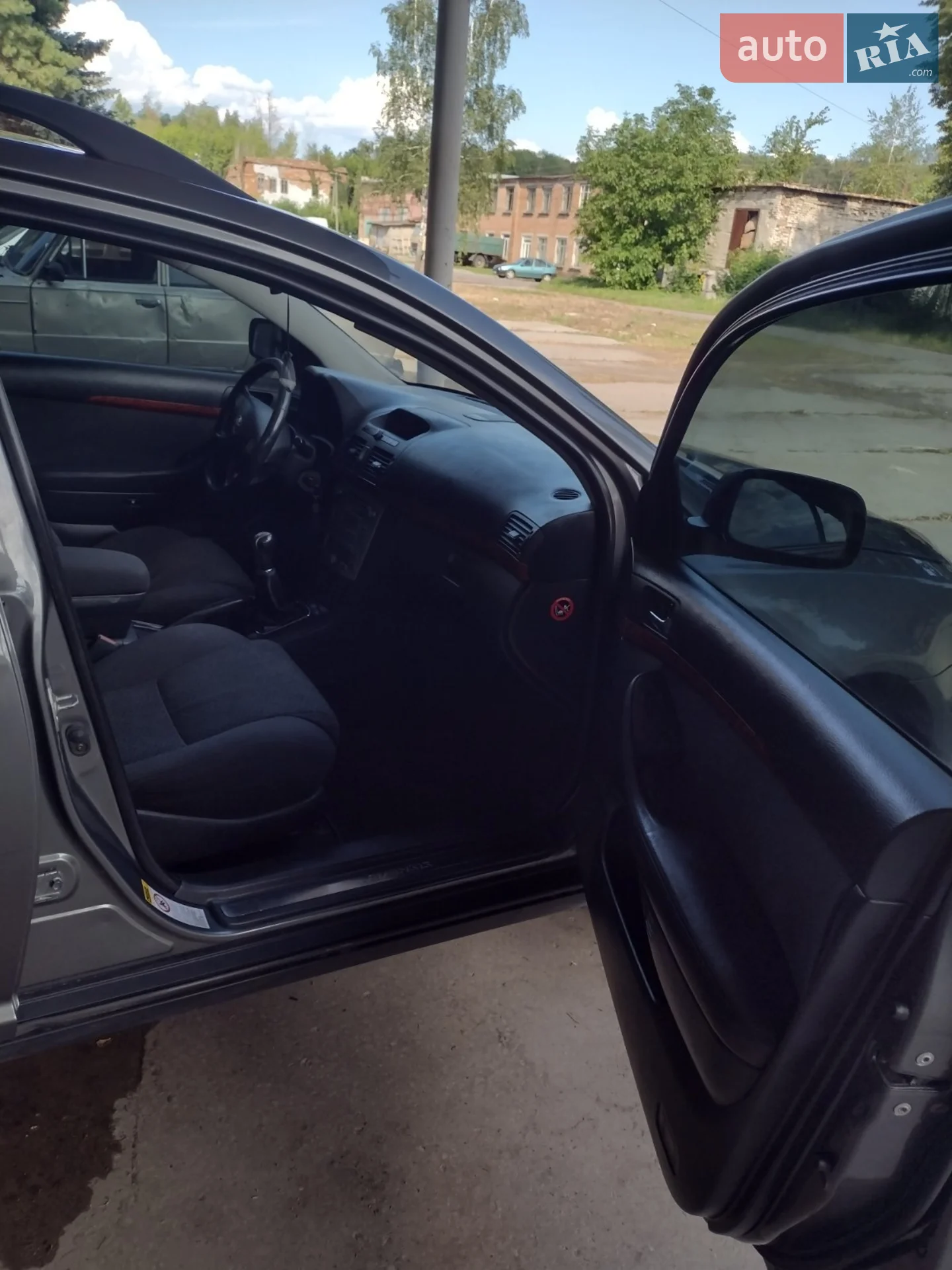 Toyota Avensis, 2004