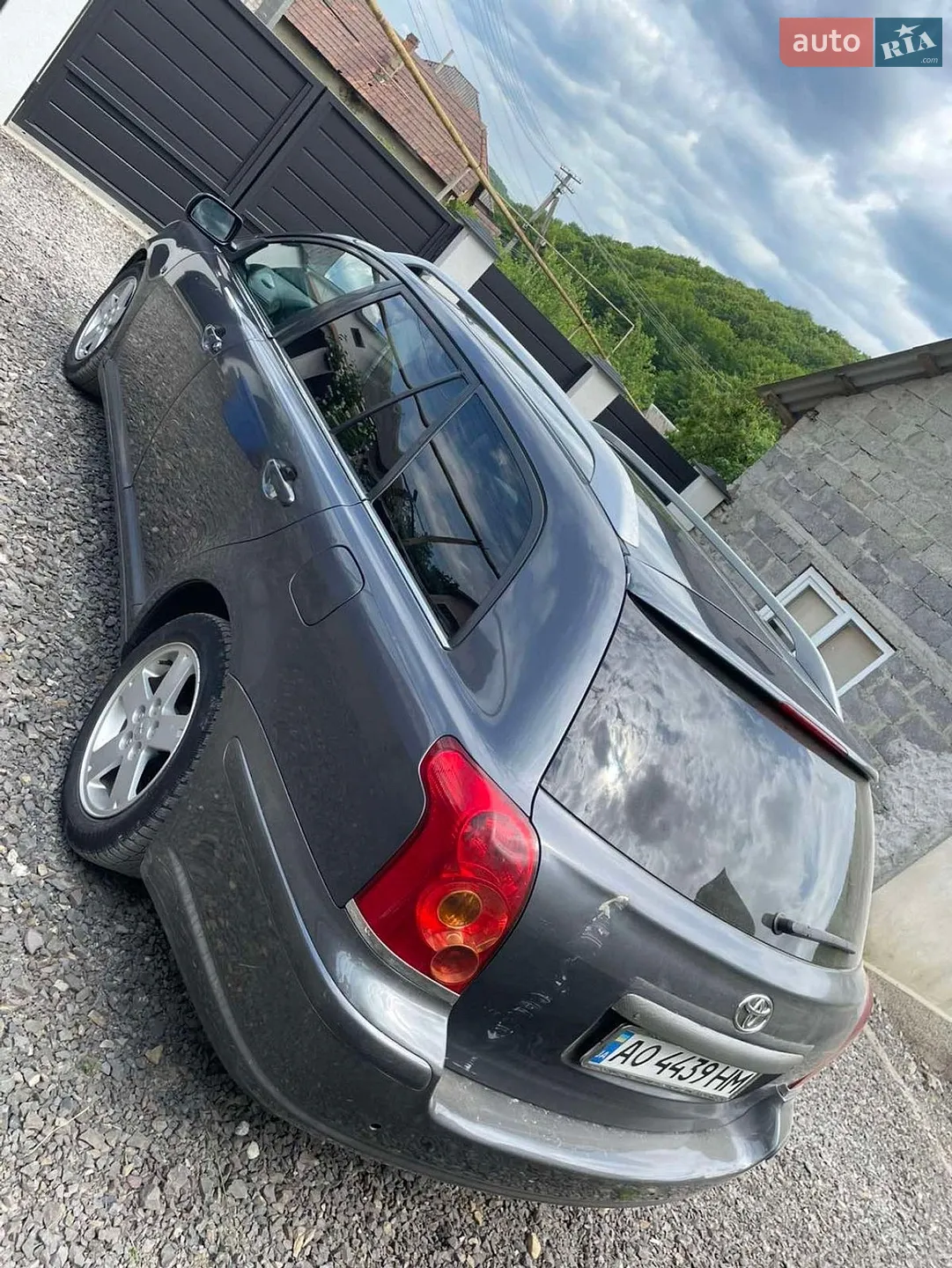 Toyota Avensis, 2005