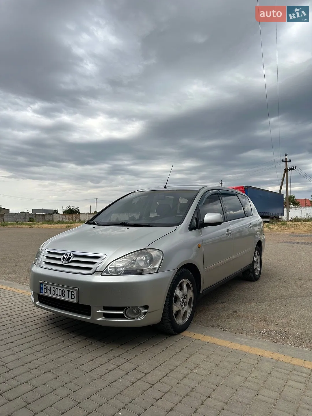 Toyota Avensis, 2001