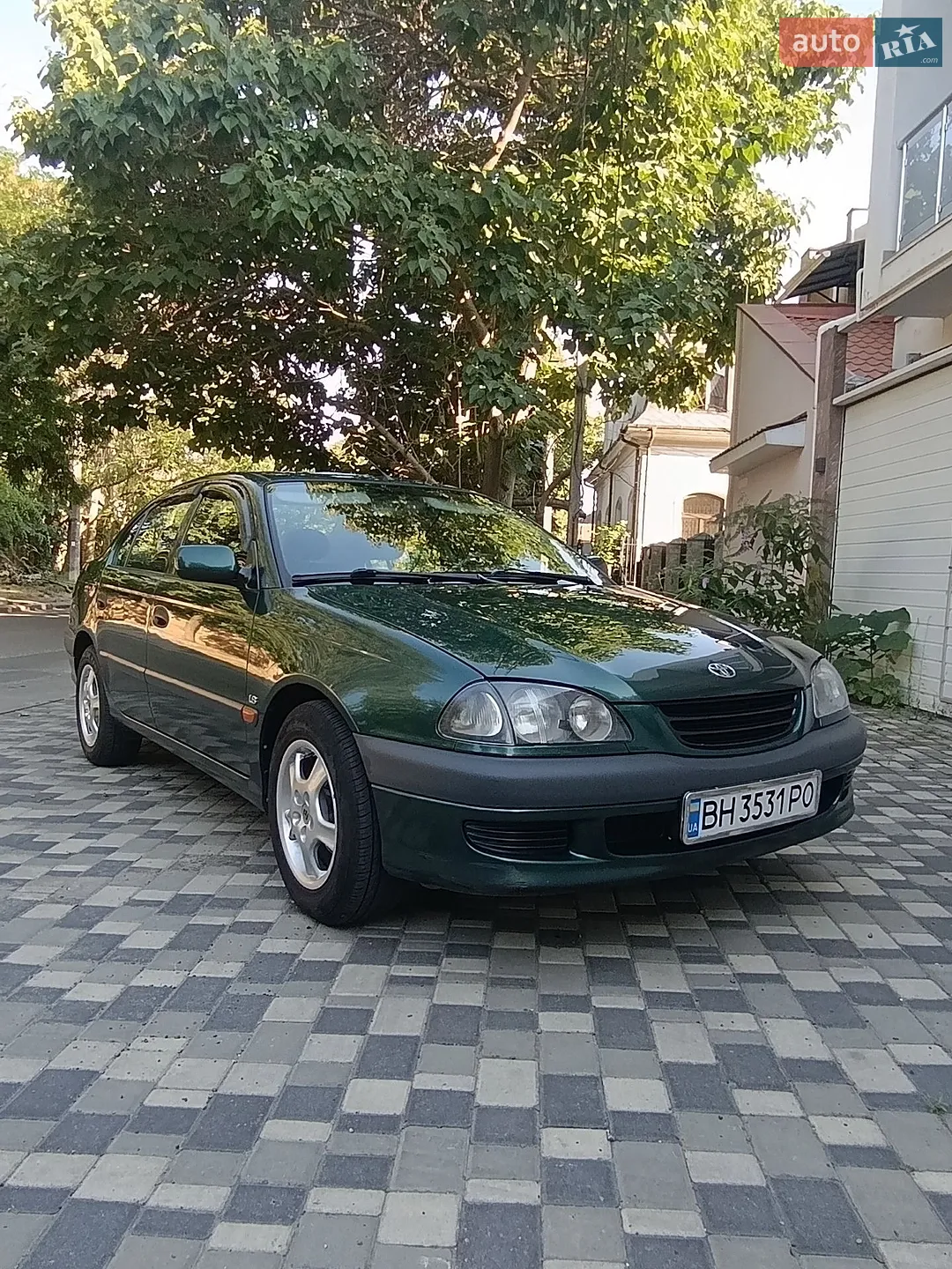Toyota Avensis, 1999