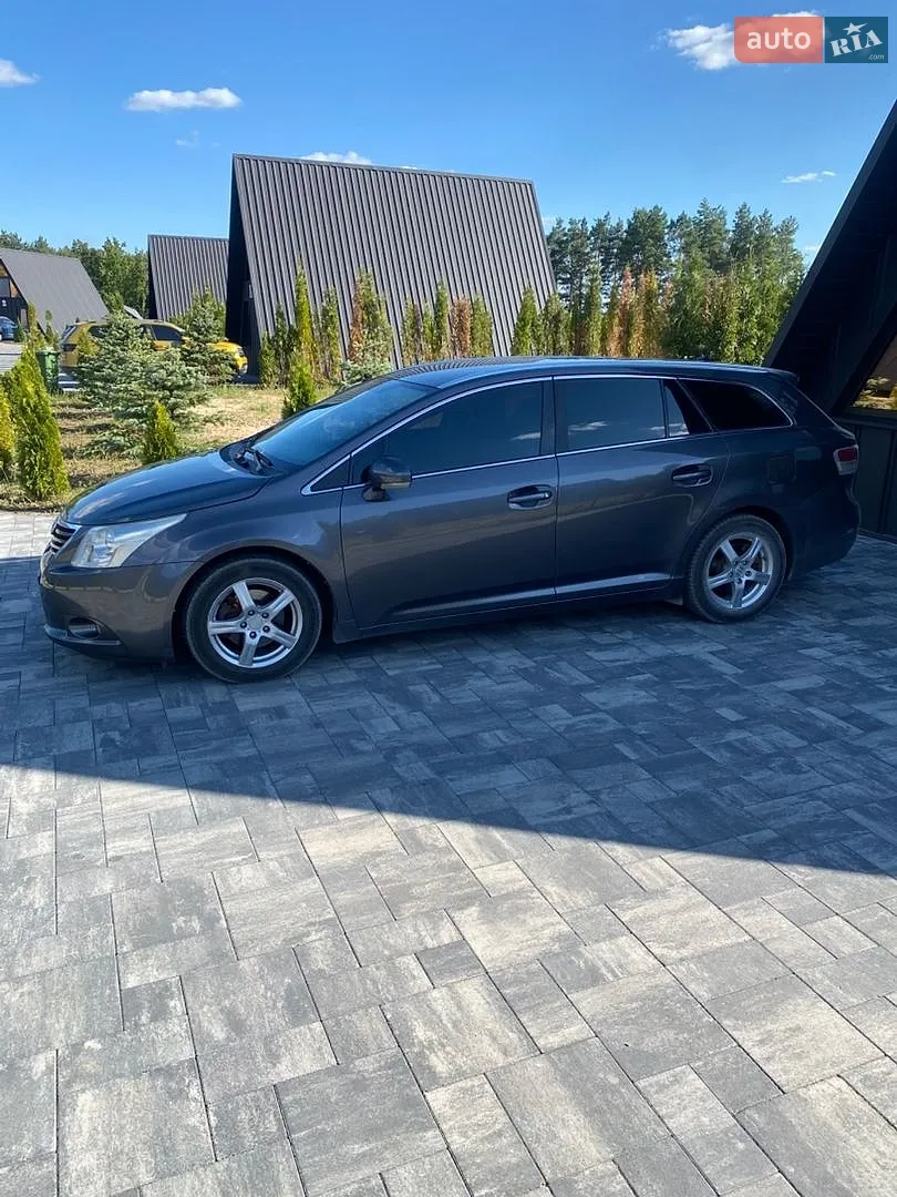 Toyota Avensis, 2010