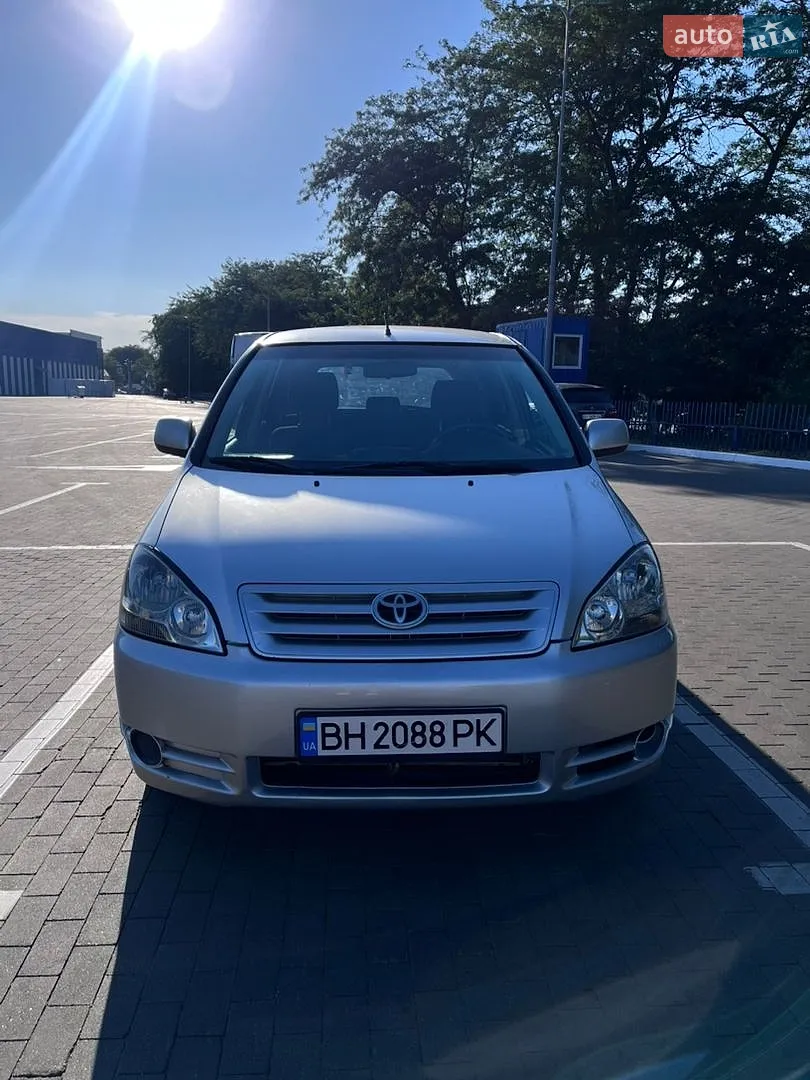 Toyota Avensis, 2002
