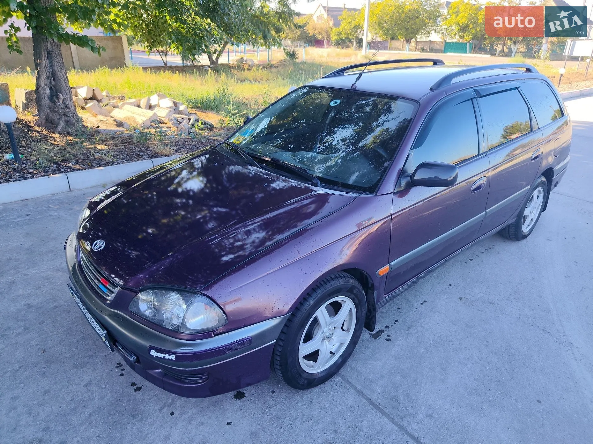 Toyota Avensis, 1999