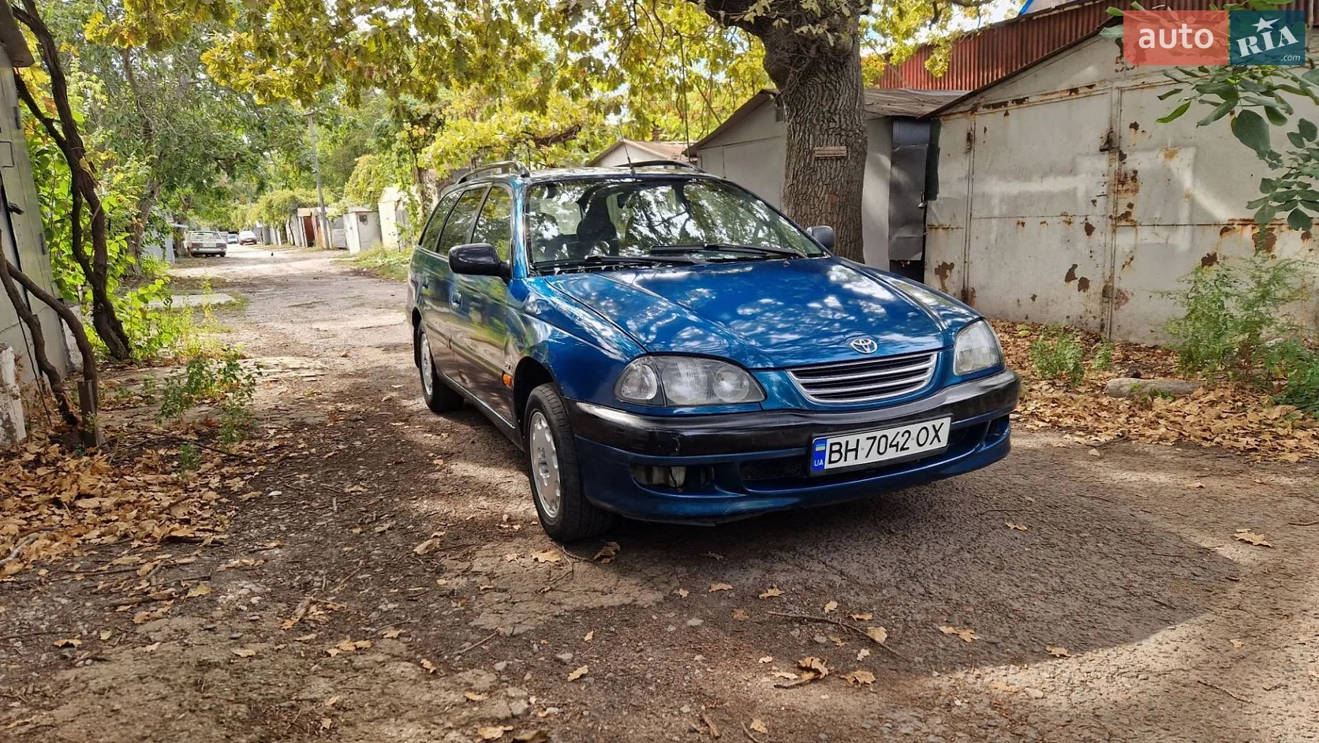 Toyota Avensis, 1998