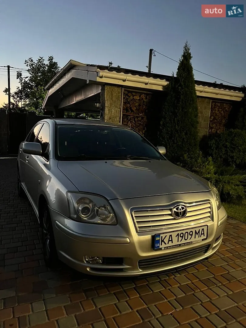 Toyota Avensis, 2005