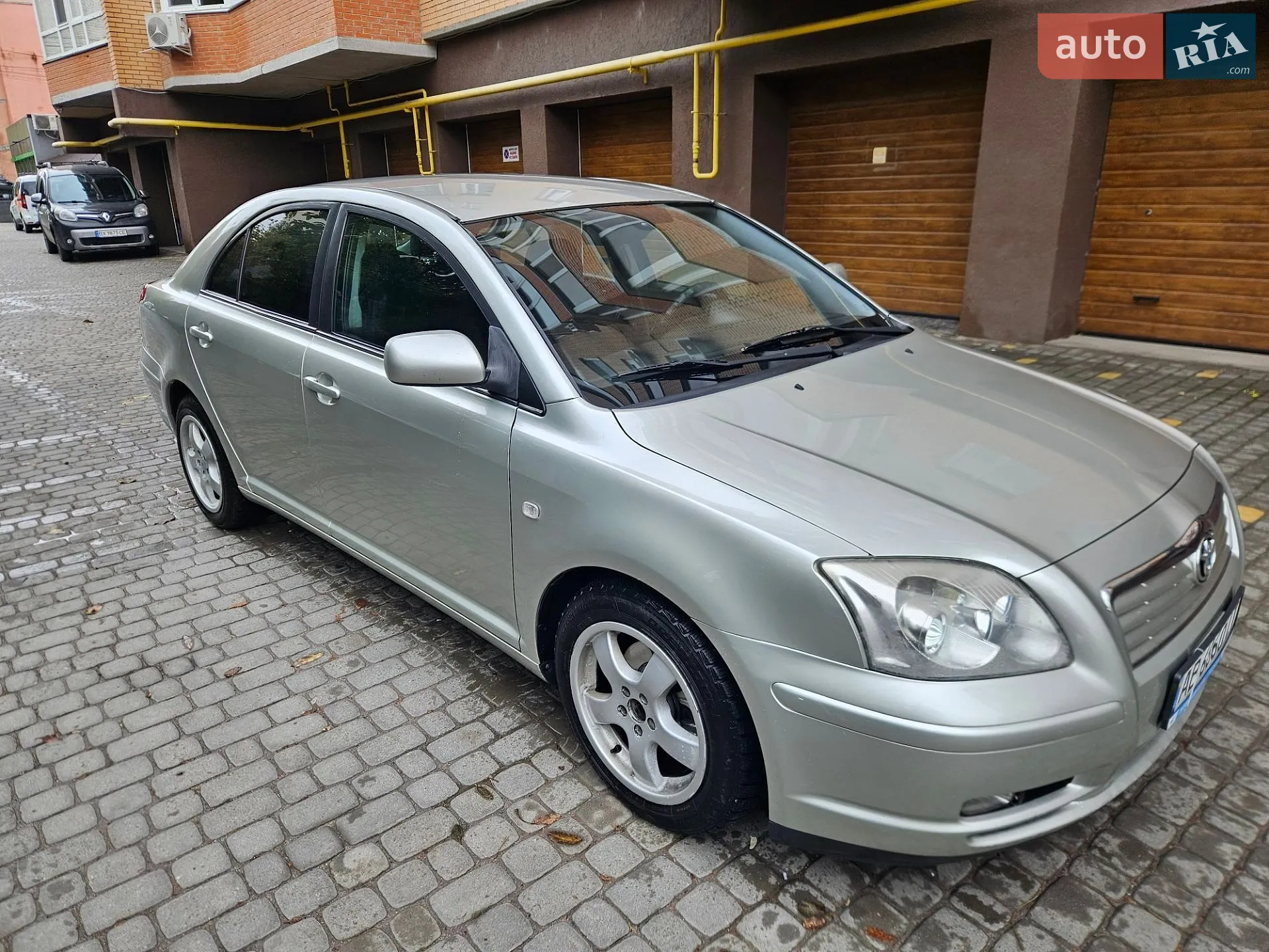 Toyota Avensis, 2004