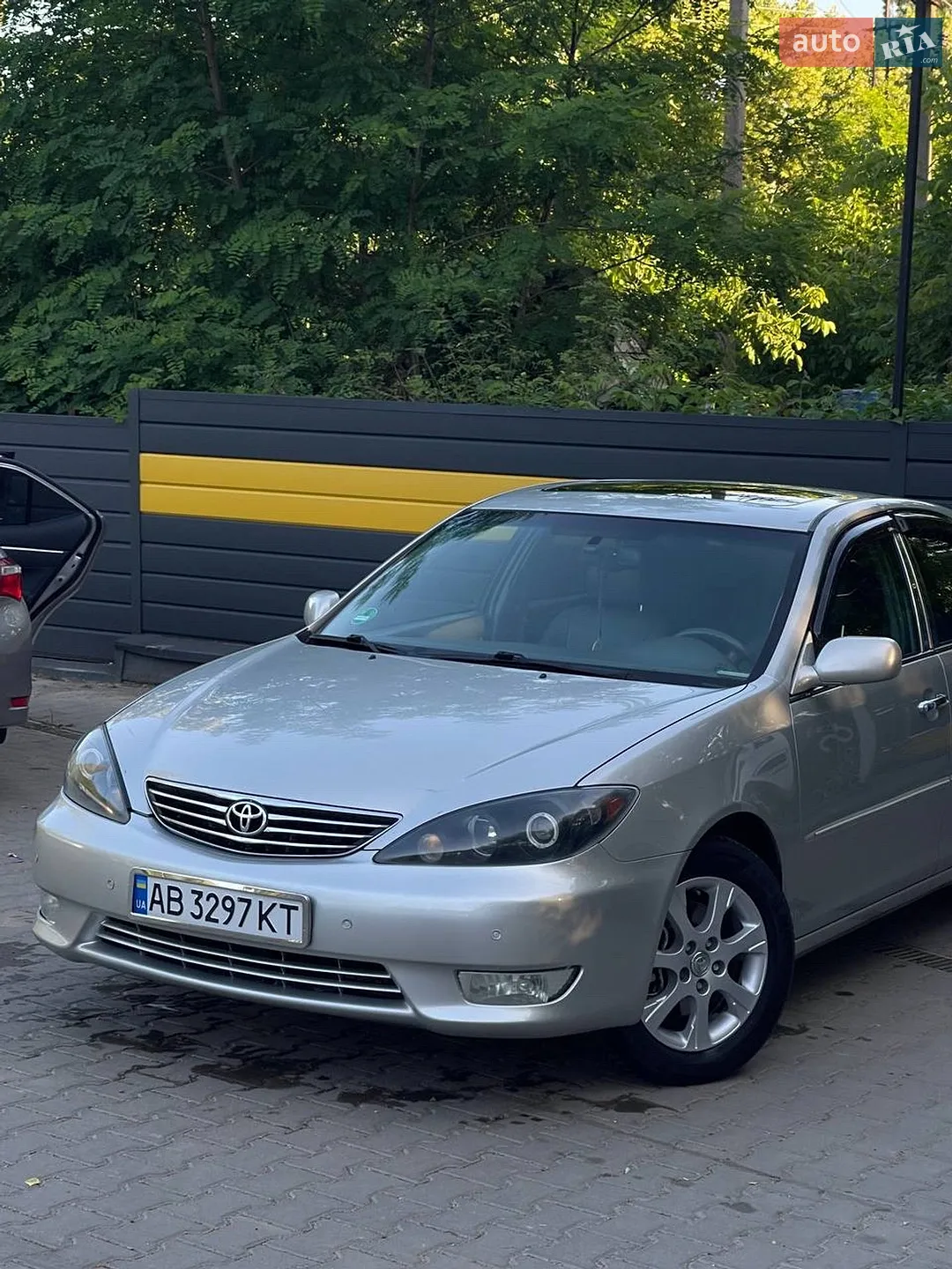 Toyota Camry, 2004