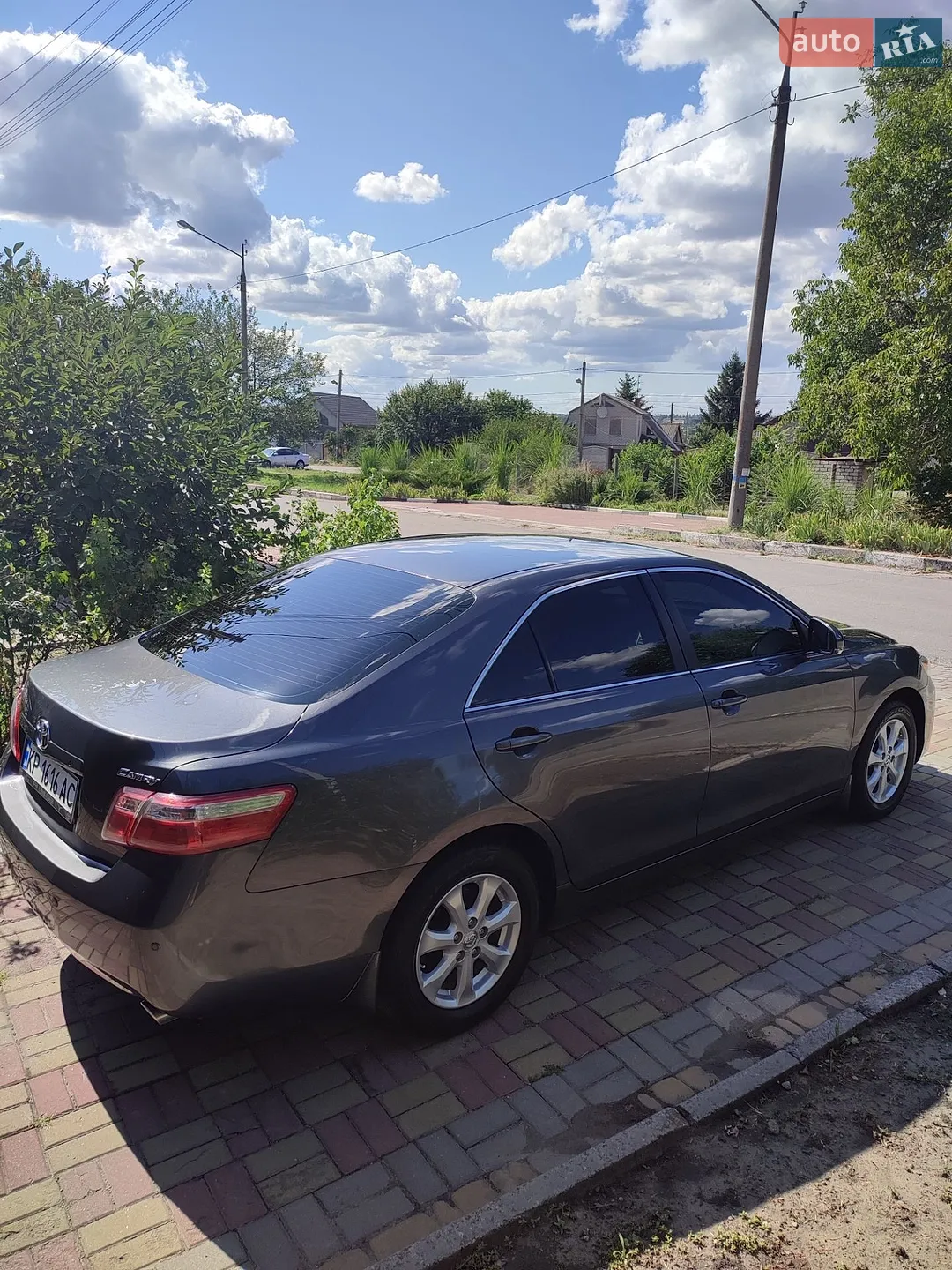 Toyota Camry 2010 — 1