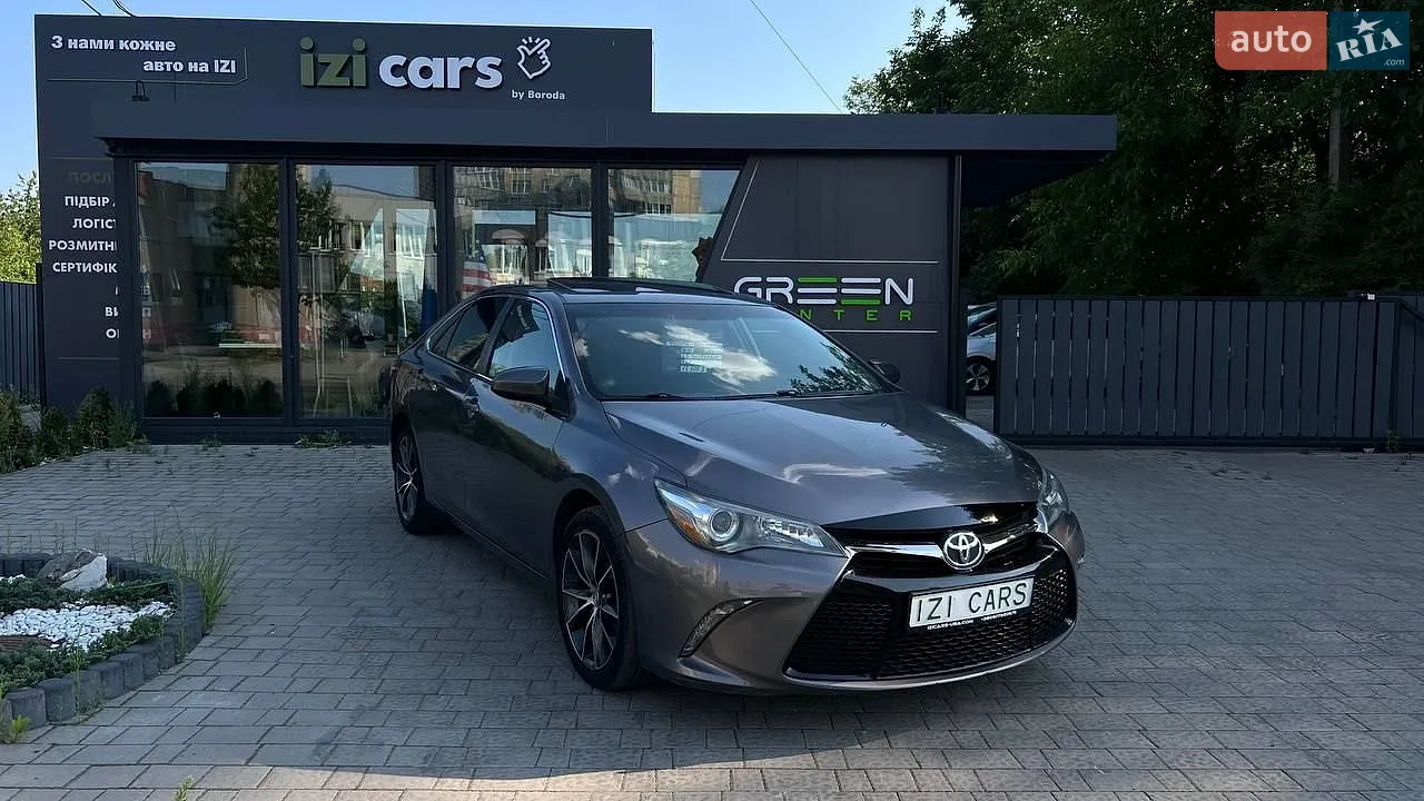 Toyota Camry, 2016