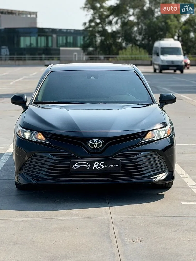 Toyota Camry, 2017