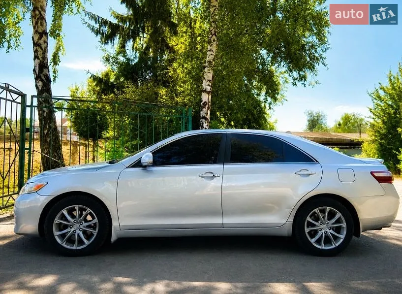 Toyota Camry, 2011