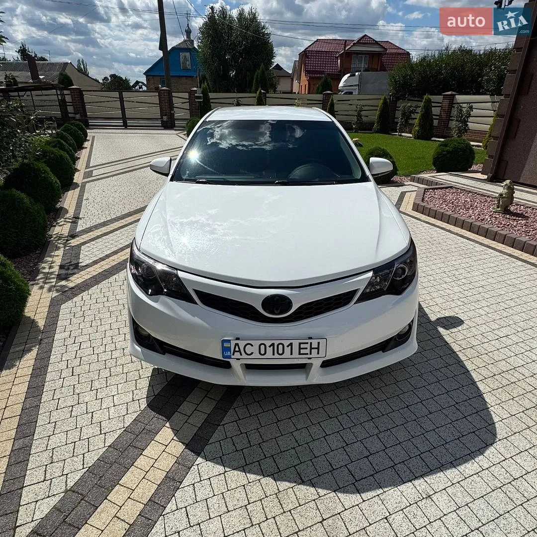 Toyota Camry, 2012