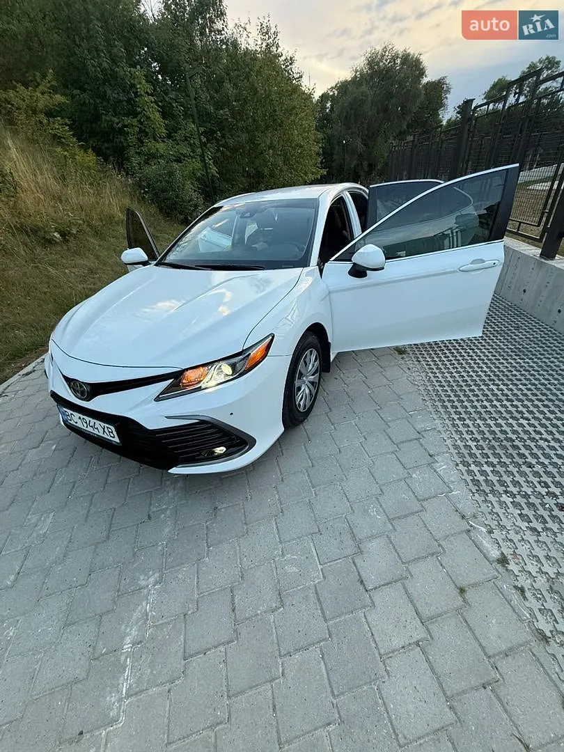 Toyota Camry, 2023
