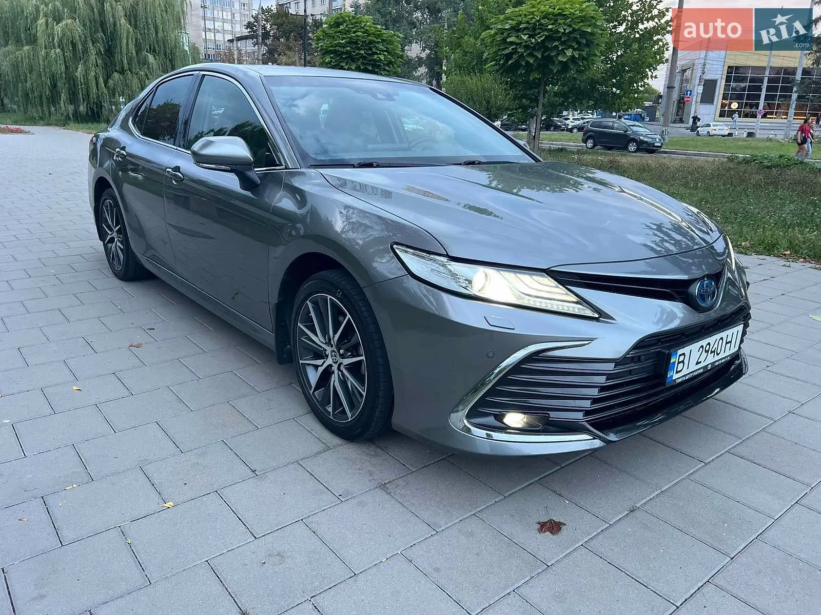 Toyota Camry 2021 — 1