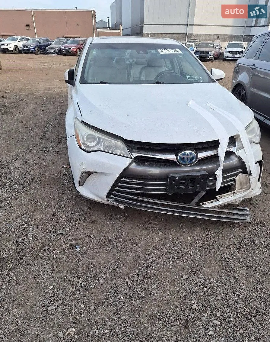 Toyota Camry, 2015