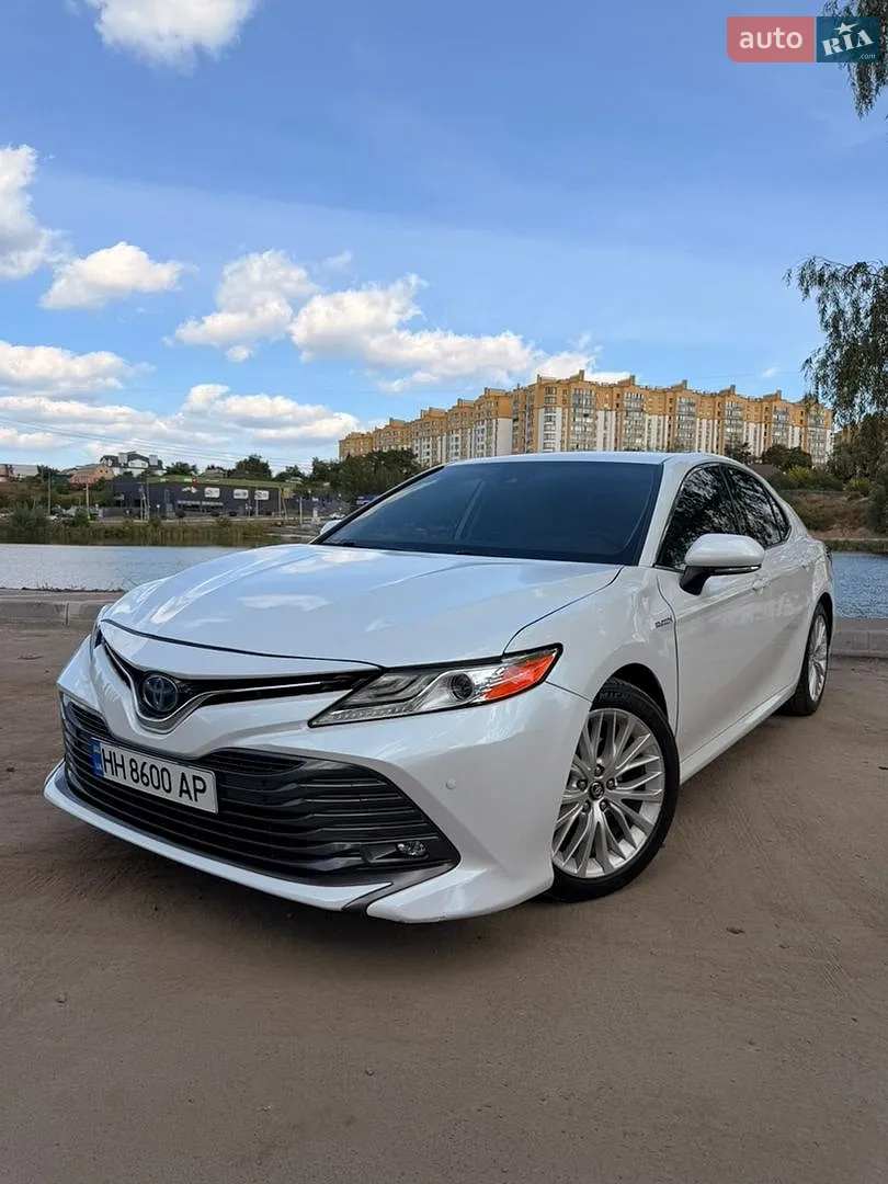 Toyota Camry, 2018