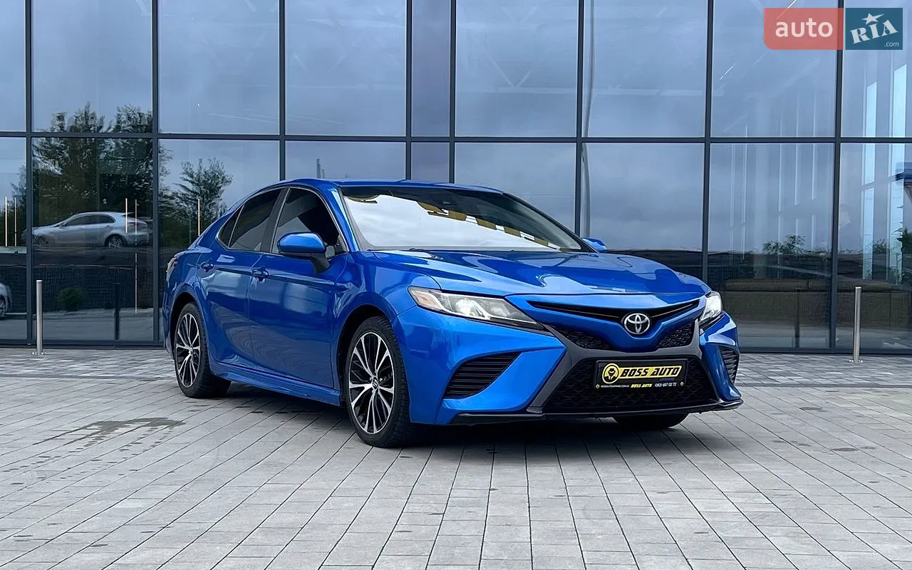 Toyota Camry, 2018
