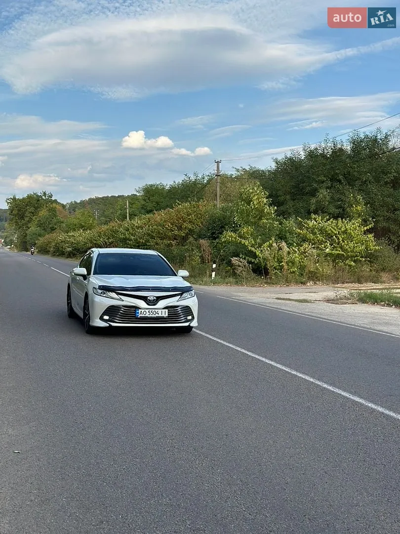 Toyota Camry, 2019