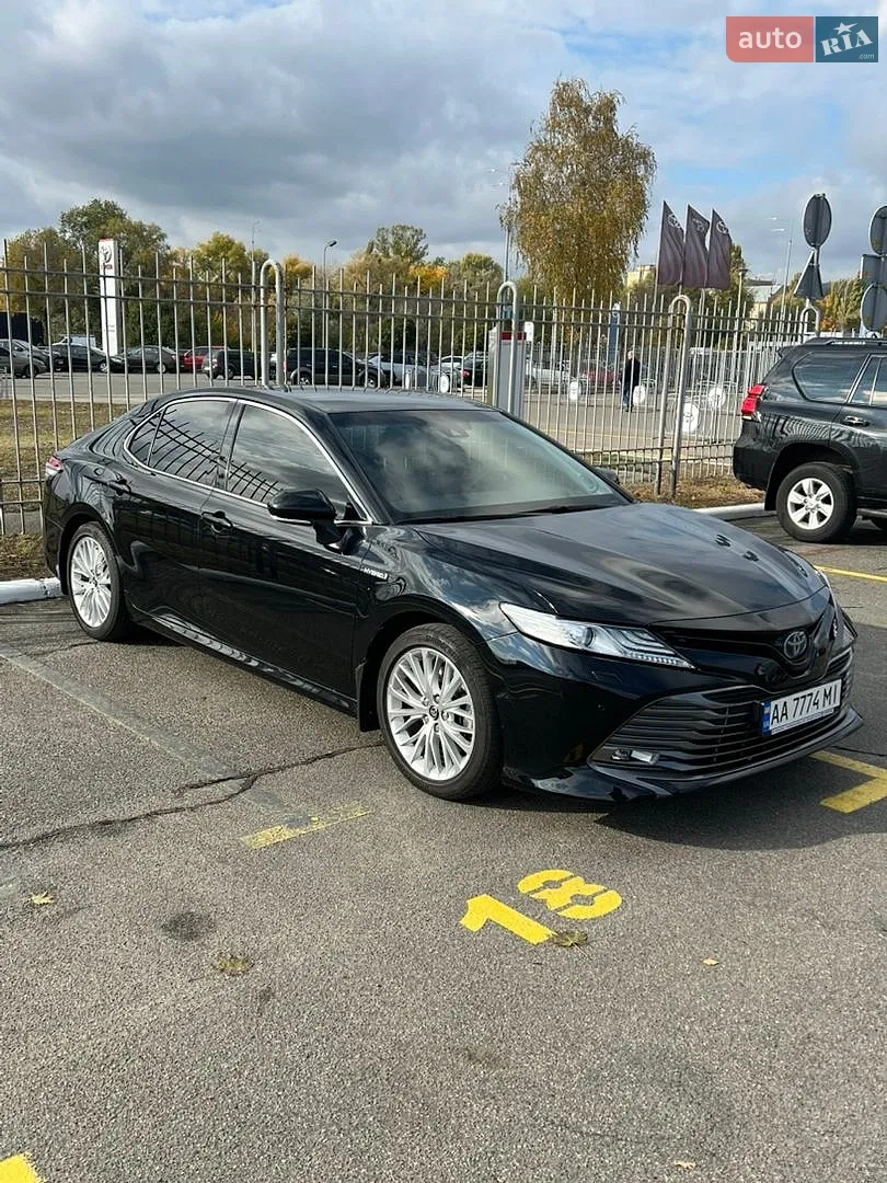 Toyota Camry, 2019