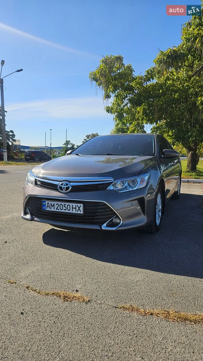 Toyota Camry, 2016