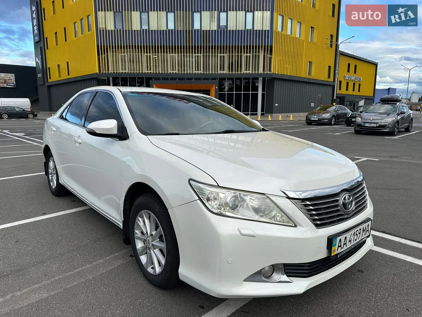 Toyota Camry, 2011