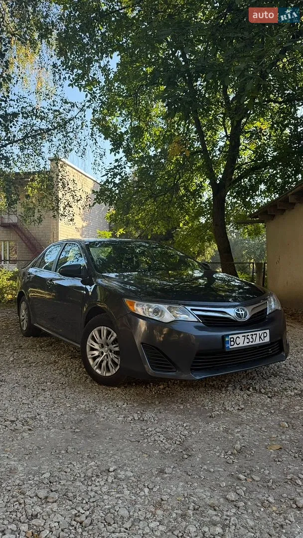 Toyota Camry, 2011
