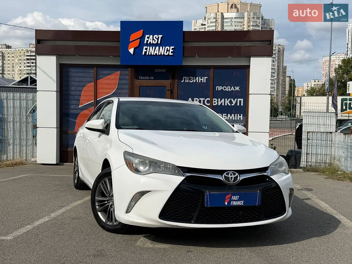 Toyota Camry, 2016