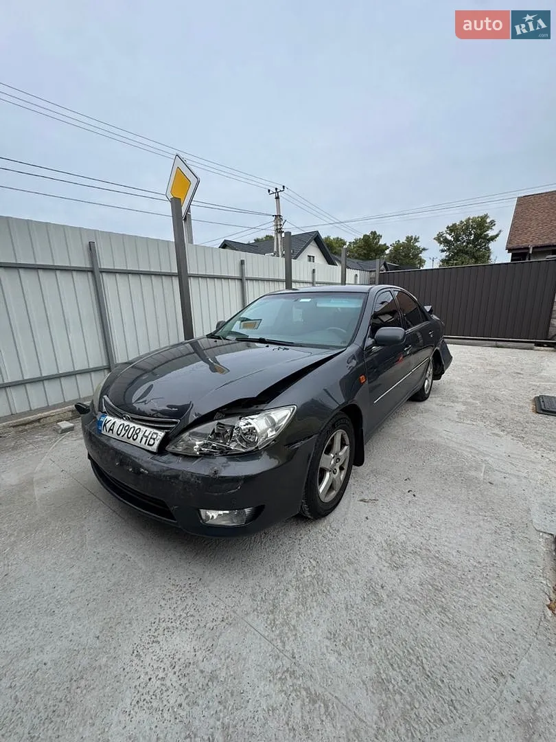 Toyota Camry, 2005