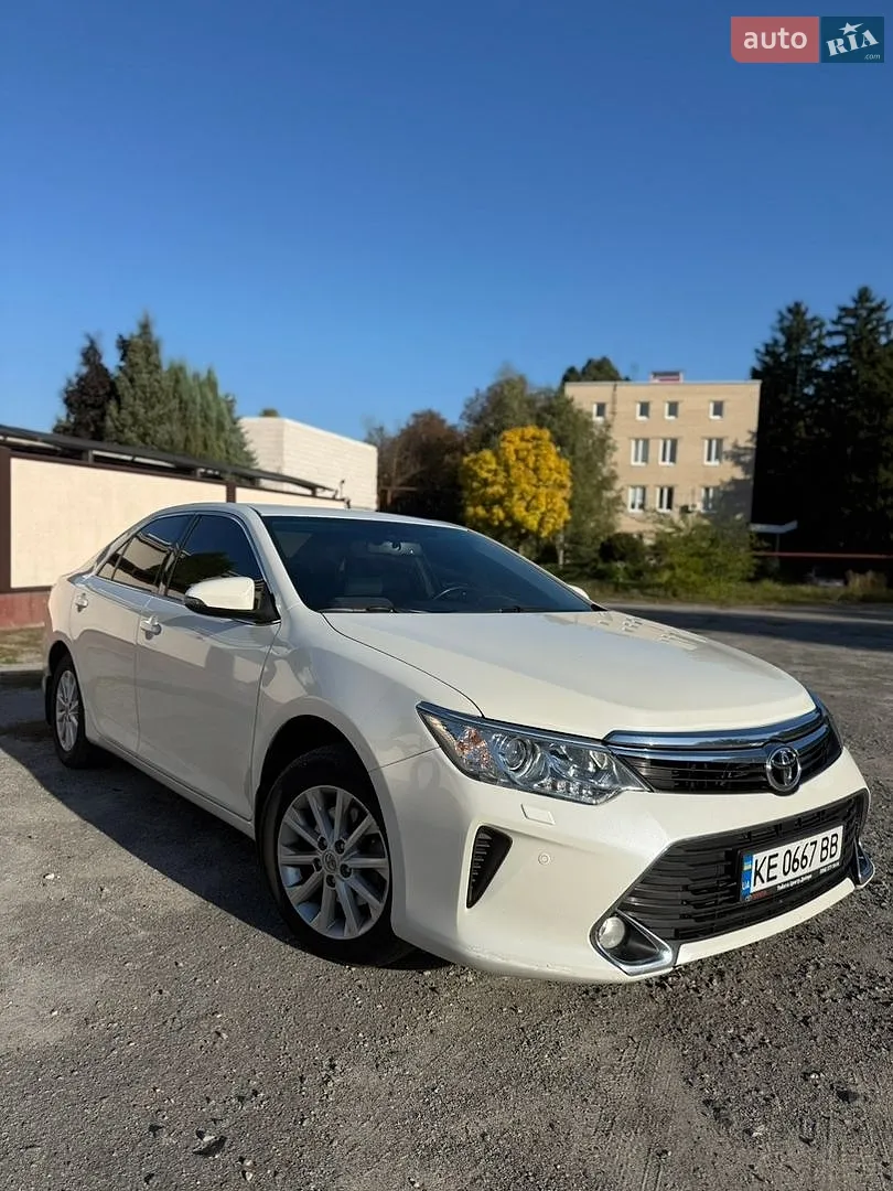 Toyota Camry, 2016