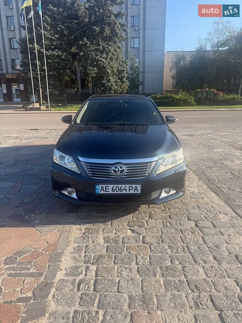 Toyota Camry, 2011