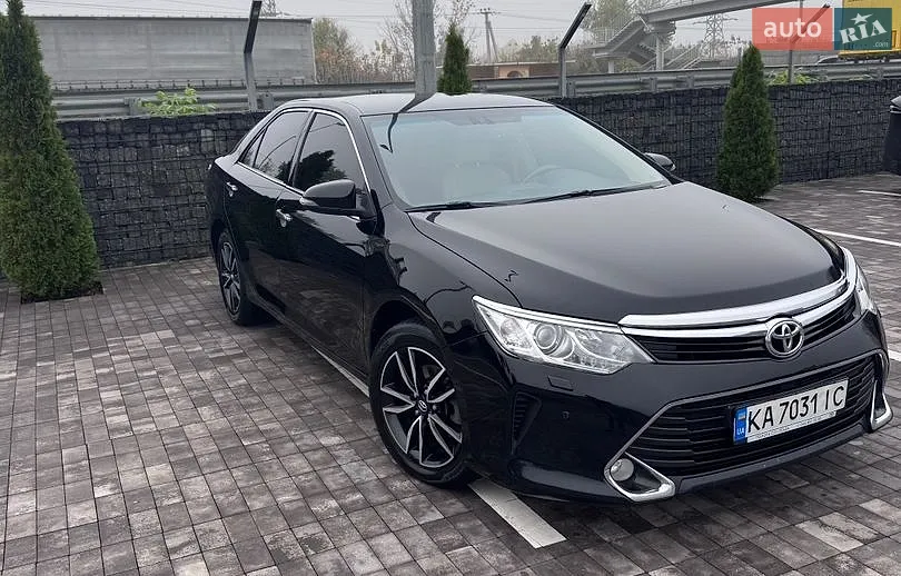 Toyota Camry, 2016