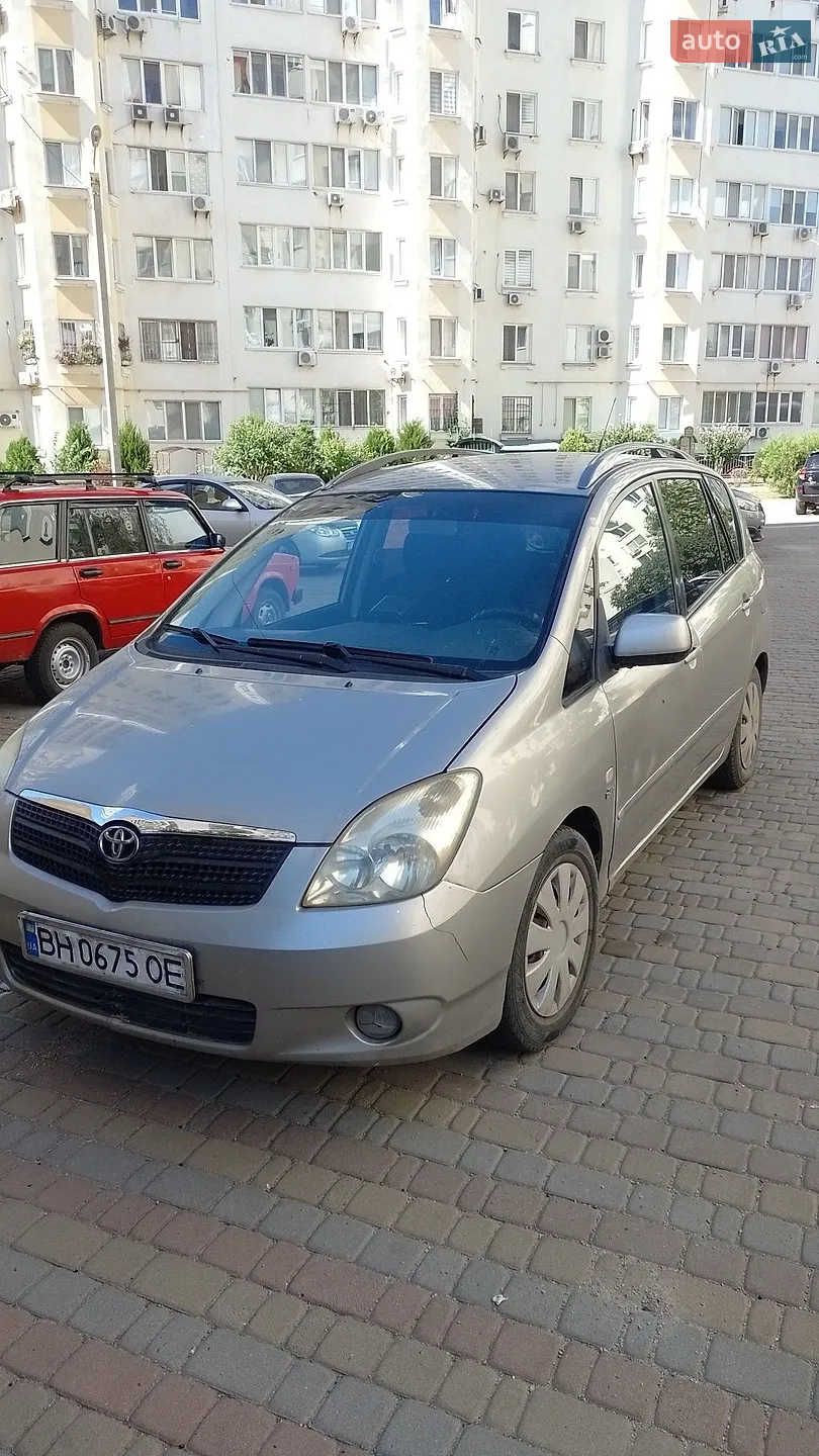 Toyota Corolla Verso, 2003