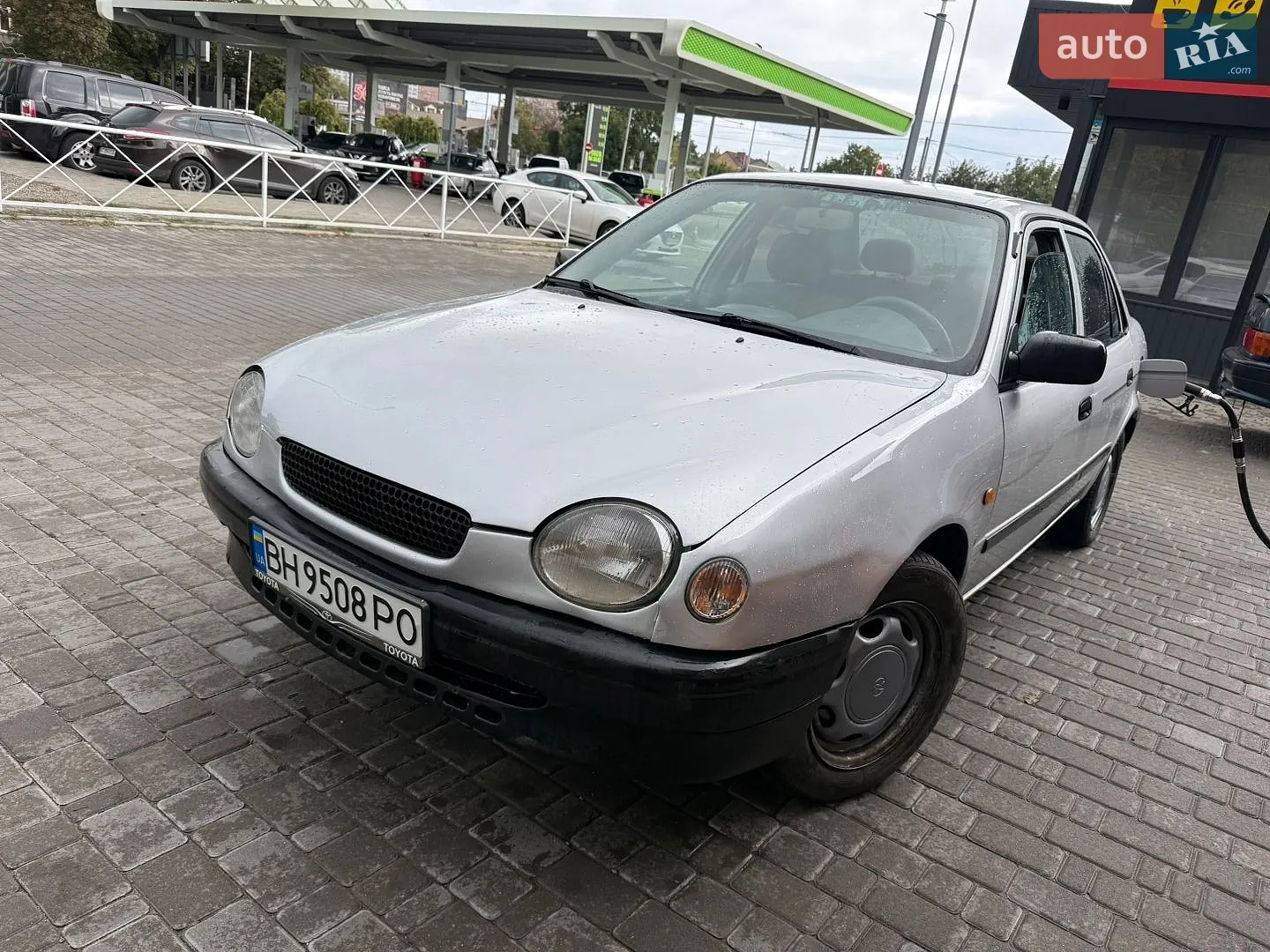 Toyota Corolla, 1998