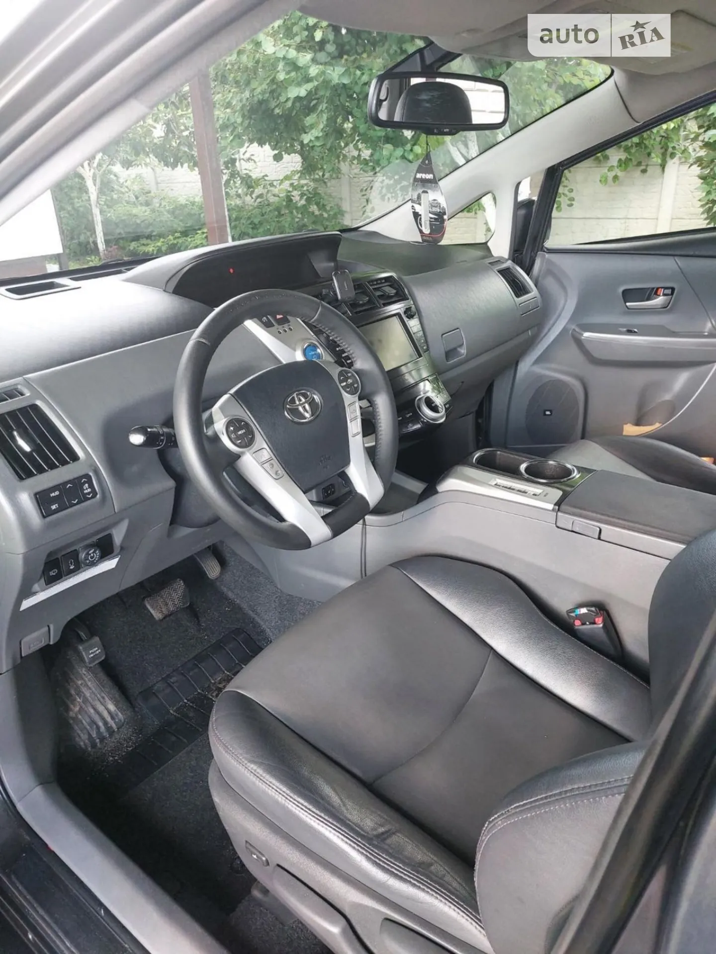 Toyota Prius MPV, 2012