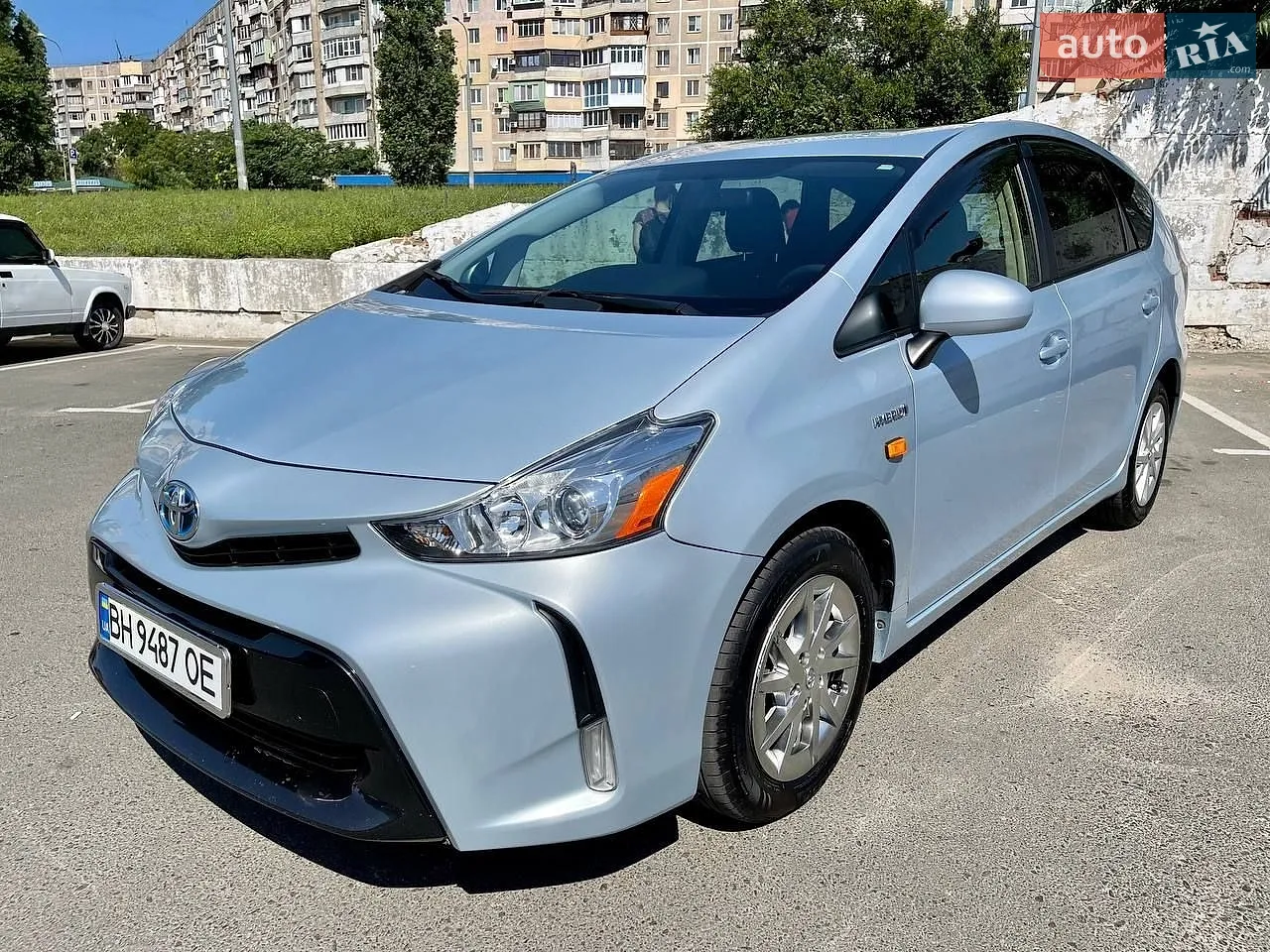 Toyota Prius v, 2015
