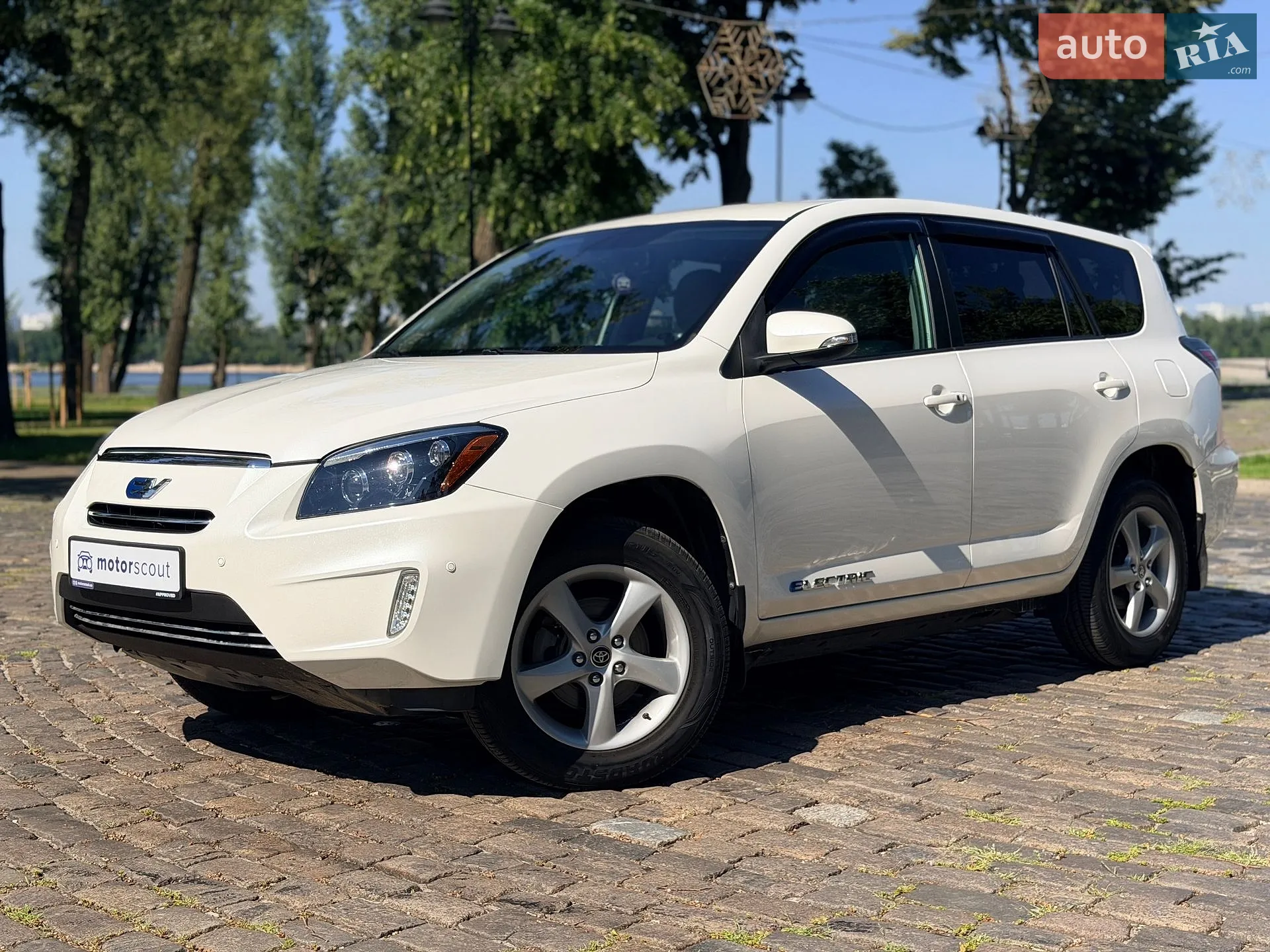 Toyota RAV4 EV, 2014