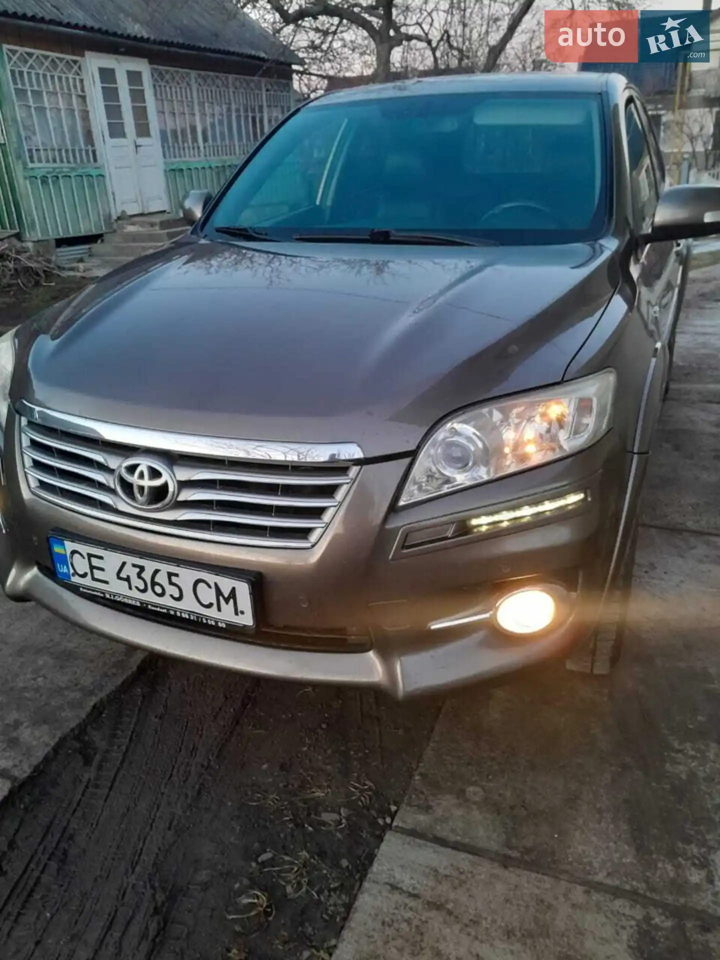Toyota RAV4 2011 — 1