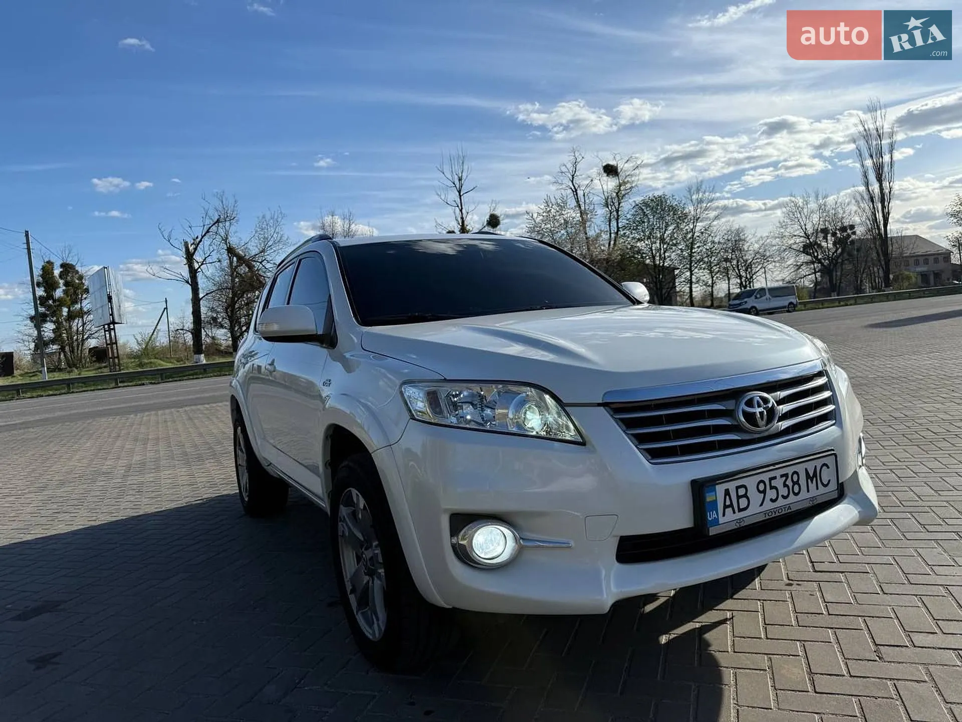 Toyota RAV4, 2011